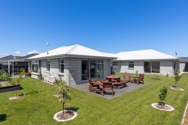 Photo of property in 22 Rose Manor Drive, Springlands, Blenheim, 7201