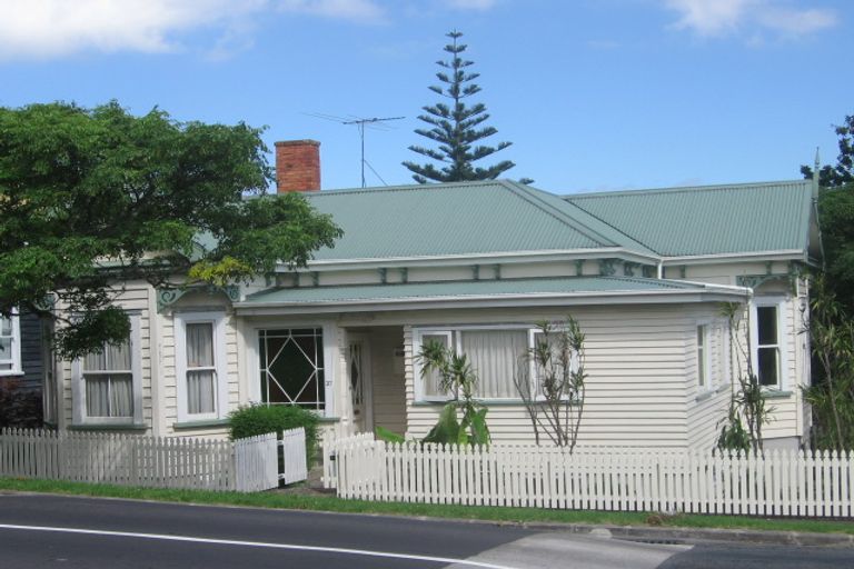 Photo of property in 37 Mozeley Avenue, Devonport, Auckland, 0624