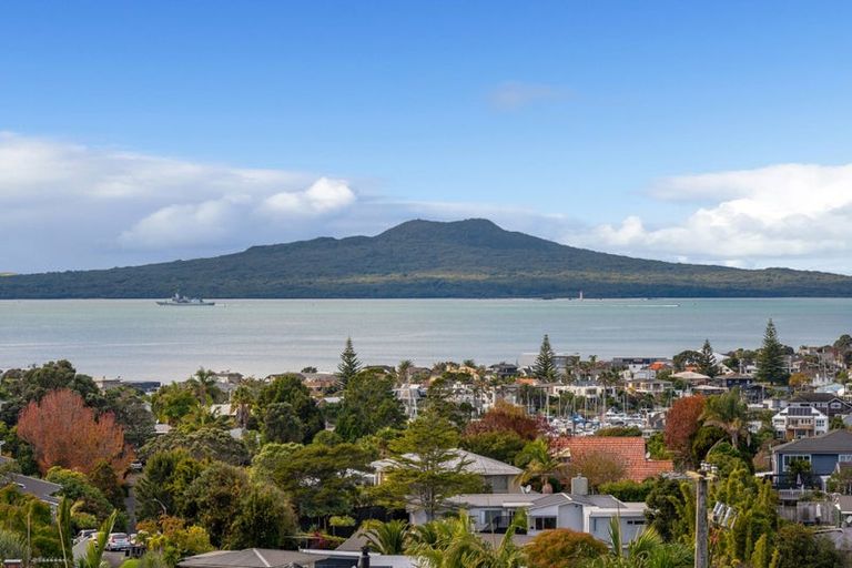 Photo of property in 49 Parr Terrace, Castor Bay, Auckland, 0620