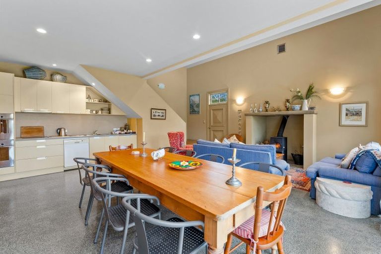Photo of property in 744 Waitakere Road, Kumeu, 0891