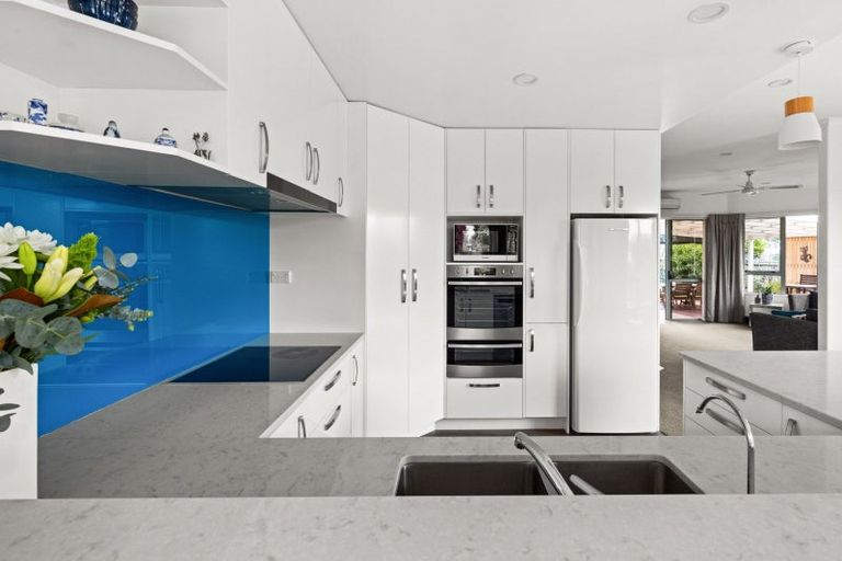 Photo of property in 13 Arcadia Lane, Havelock North, 4130