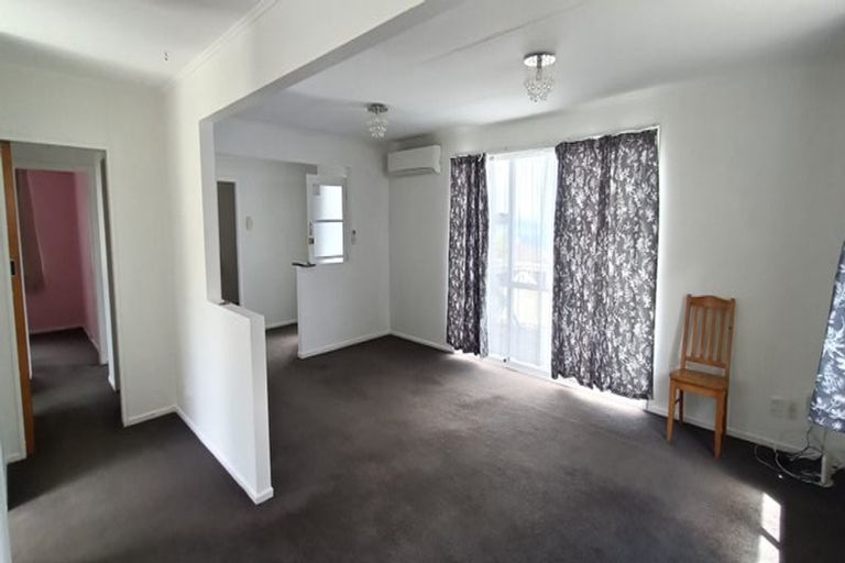 Photo of property in 5 Cypress Drive, Maungaraki, Lower Hutt, 5010