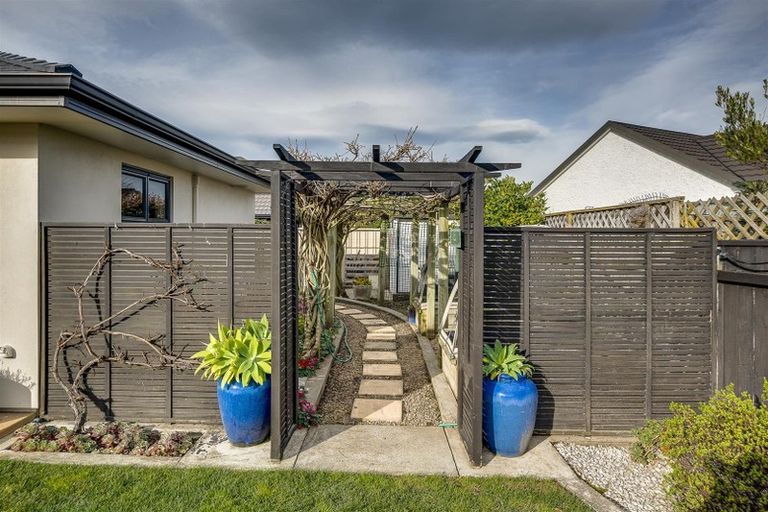 Photo of property in 17 Malbec Way, Greenmeadows, Napier, 4112