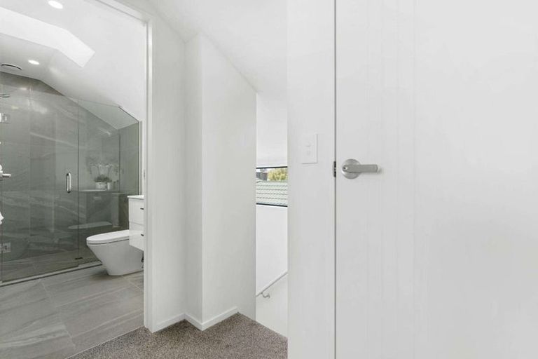Photo of property in 2/58 Division Street, Riccarton, Christchurch, 8041