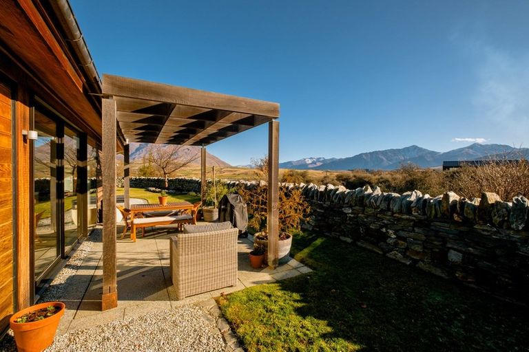 Photo of property in 1 Skye Lane, Jacks Point, Queenstown, 9371