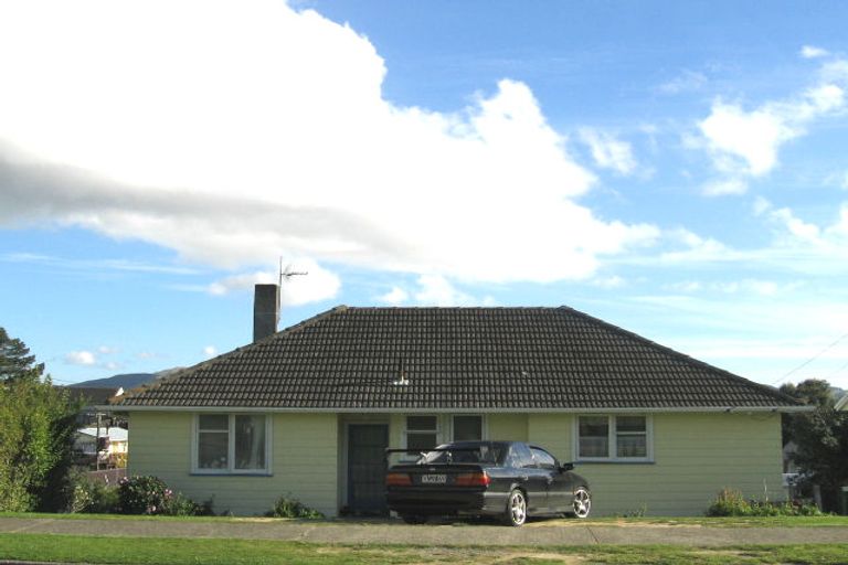 Photo of property in 30 Aberfeldy Street, Cannons Creek, Porirua, 5024