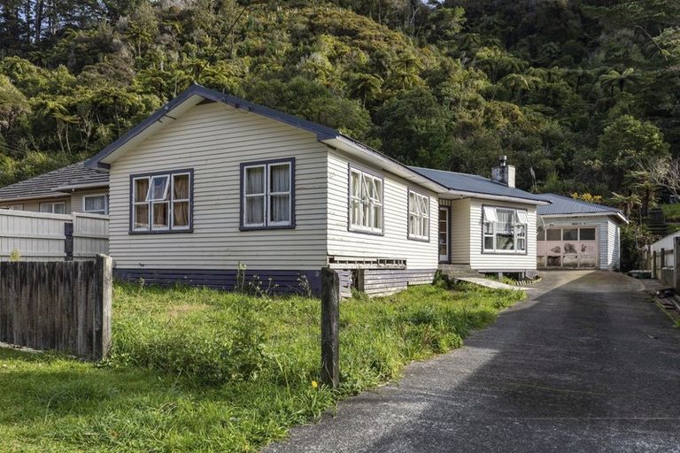 Photo of property in 56 Sunny Grove, Wainuiomata, Lower Hutt, 5014