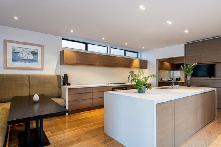 Photo of property in 33 Kitchener Road, Takapuna, Auckland, 0622