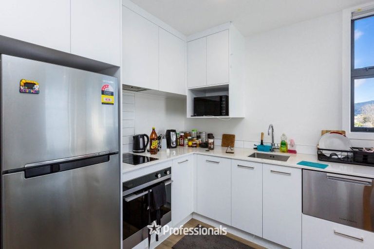 Photo of property in 2a Gibbons Street, Upper Hutt Central, Upper Hutt, 5018