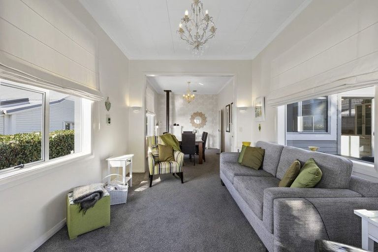 Photo of property in 249 Courtenay Street, Strandon, New Plymouth, 4312