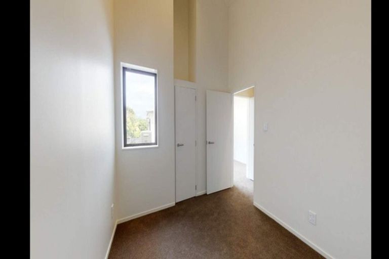 Photo of property in 1 Pasla Close, Papakura, 2110