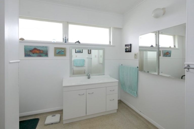 Photo of property in 1 Lemon Street, Otaki, 5512