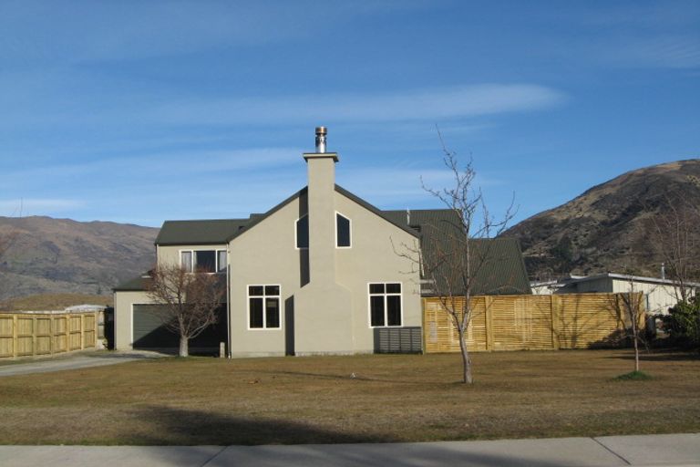 Photo of property in 211 Stone Street, Wanaka, 9305