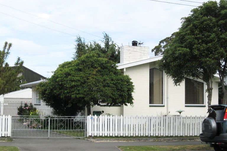 Photo of property in 8 Cutts Road, Russley, Christchurch, 8042