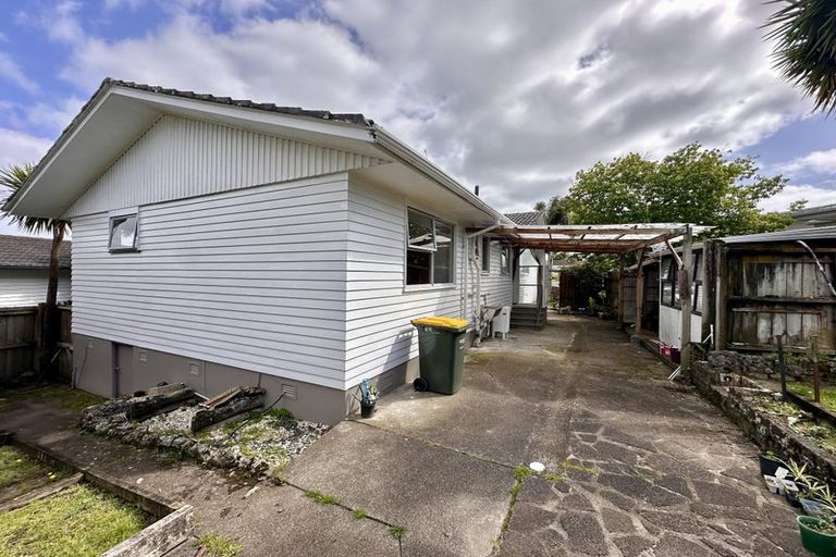 Photo of property in 32 Powrie Street, Glenfield, Auckland, 0629