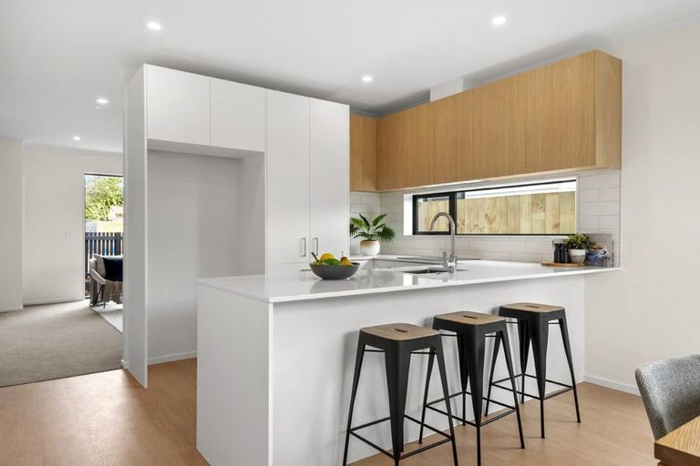 Photo of property in 13 Isabella Lane, Henderson, 0610