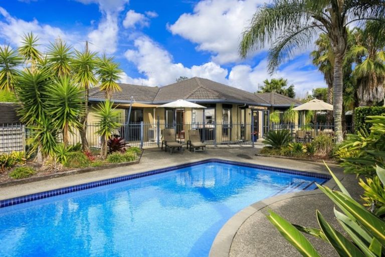 Photo of property in 12 Samuel Cross Place, Greenhithe, Auckland, 0632