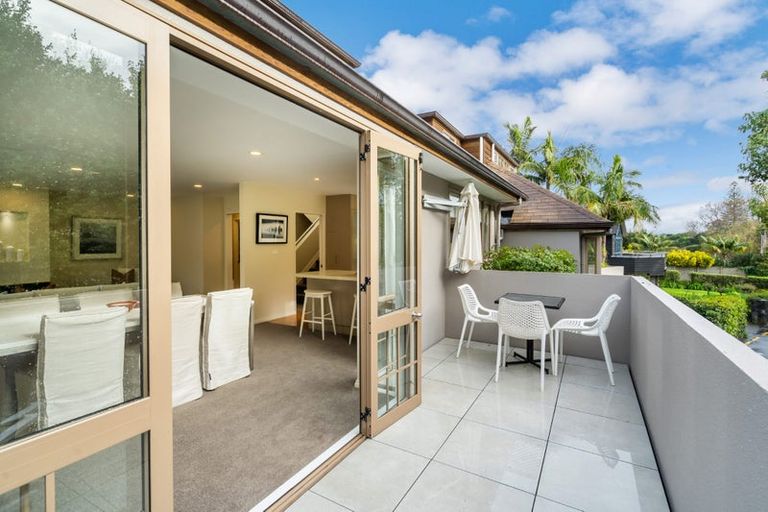 Photo of property in 2/35a Hart Road, Hauraki, Auckland, 0622