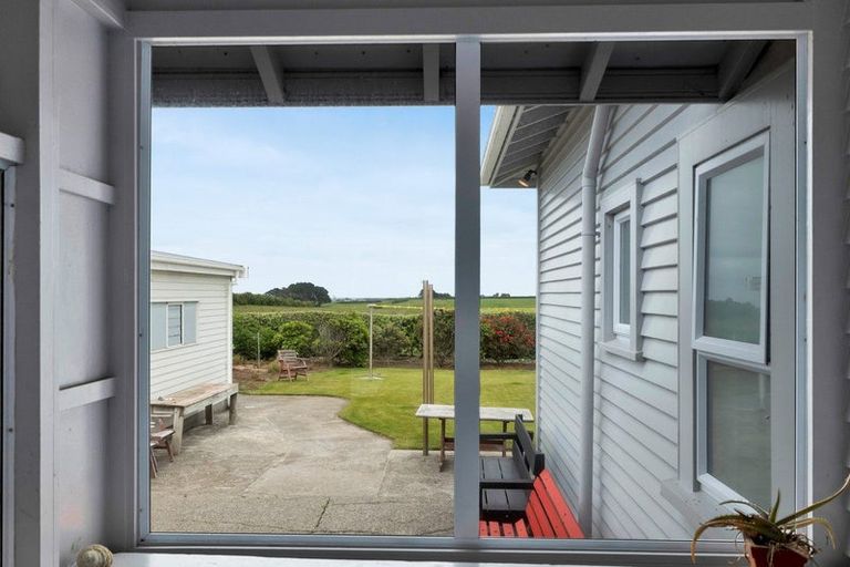 Photo of property in 22 Batten Road, Okaiawa, Hawera, 4671