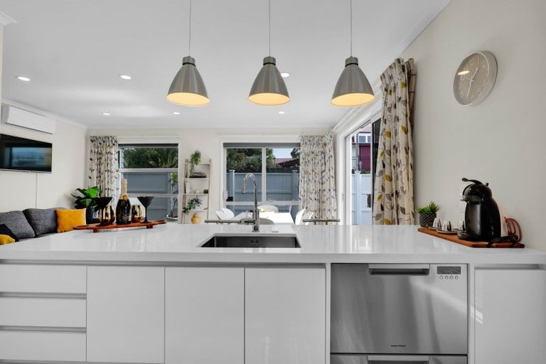 Photo of property in 55 Pendarves Street, New Plymouth, 4310