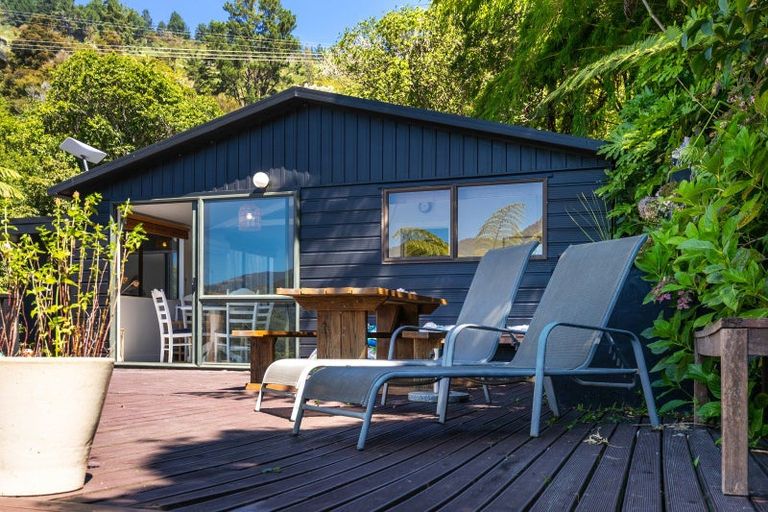 Photo of property in 687 Queen Charlotte Drive, Havelock, Picton, 7281