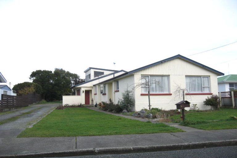 Photo of property in 21 Holloway Street, Waikiwi, Invercargill, 9810