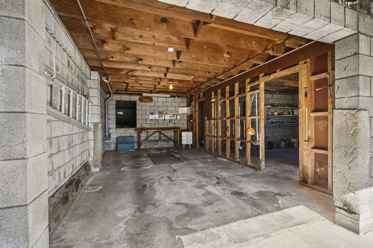 Photo of property in 20 Alberta Road, Glen Avon, New Plymouth, 4312