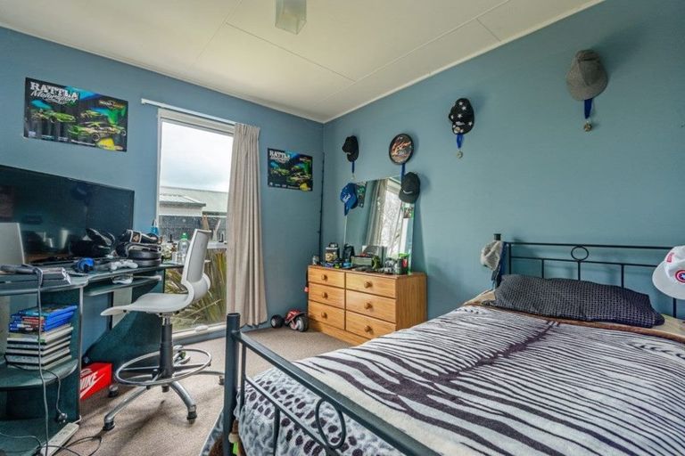 Photo of property in 15a Leander Place, Milson, Palmerston North, 4414