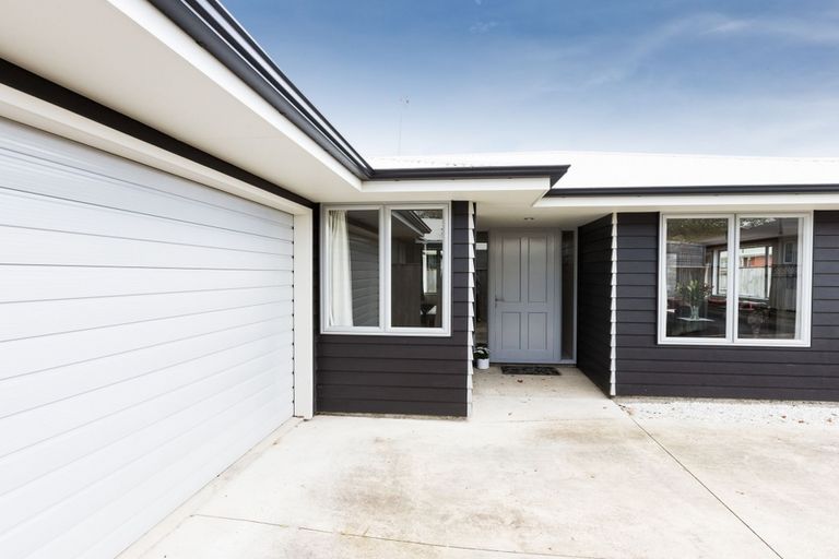 Photo of property in 651a Featherston Street, Roslyn, Palmerston North, 4414
