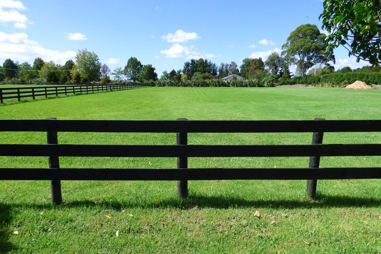 Photo of property in 2 Puriri Park Lane, Waipapa, 0230