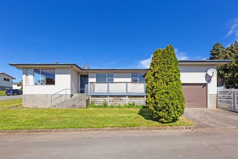 Photo of property in 58 Ernest Street, Ranui, Porirua, 5024