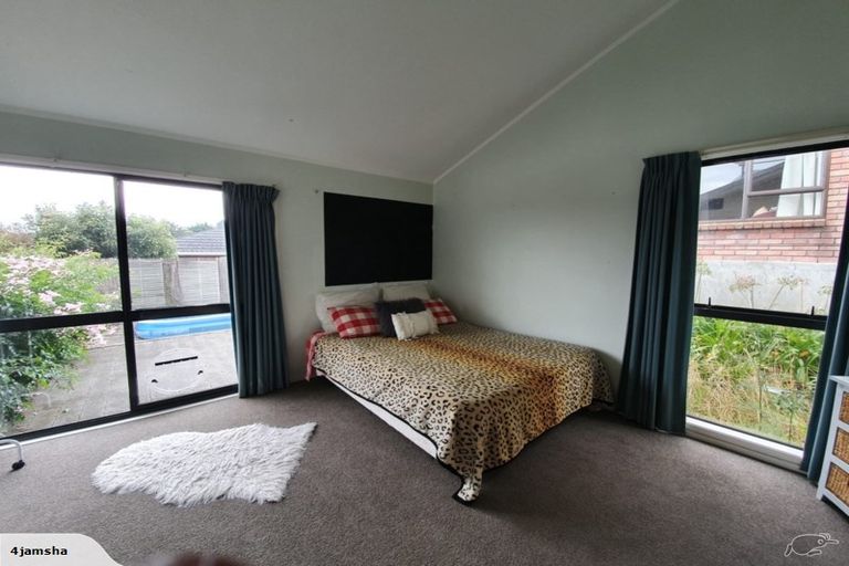 Photo of property in 19 Halladale Road, Papakowhai, Porirua, 5024