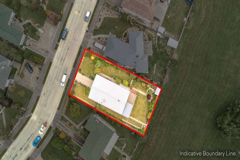 Photo of property in 12 Oxford Street, Holmes Hill, Oamaru, 9401