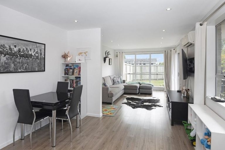 Photo of property in 2/72 Lakewood Drive, Burwood, Christchurch, 8083