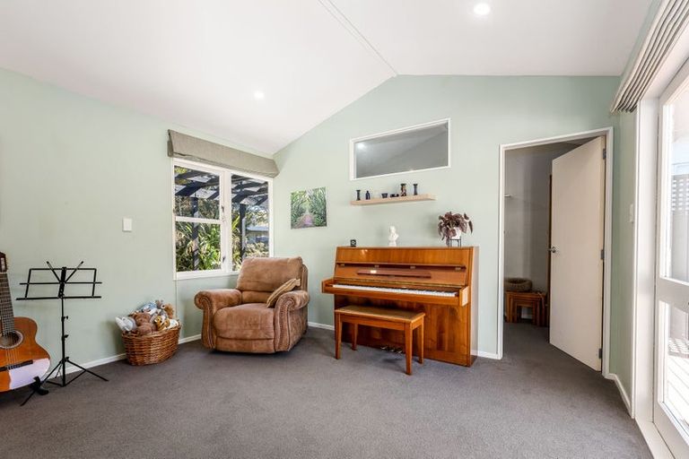 Photo of property in 28 Sea Vista Drive, Pukerua Bay, Porirua, 5026