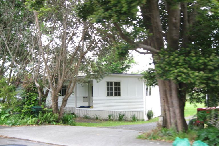 Photo of property in 70 Brixton Road, Manly, Whangaparaoa, 0930