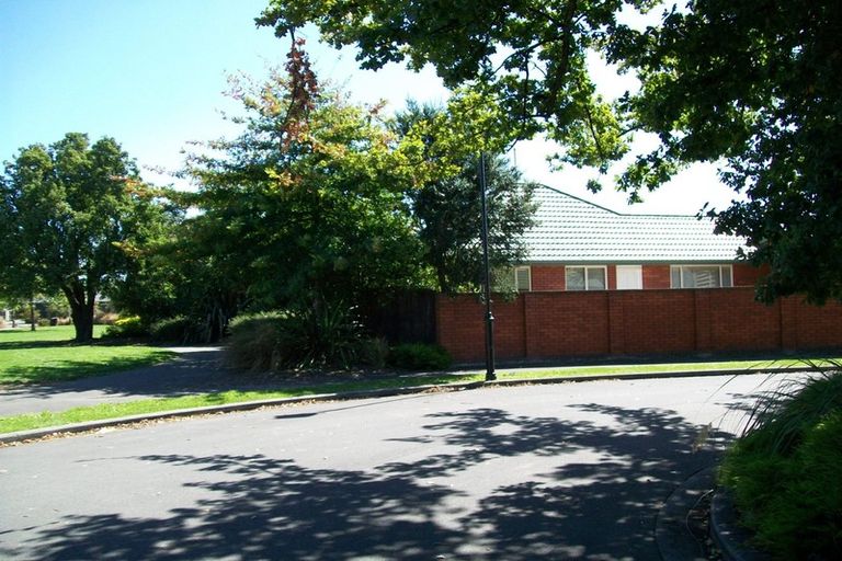 Photo of property in 8 York Tong Place, Addington, Christchurch, 8024