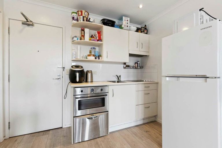 Photo of property in The Rennaissance, 13h/18 Ronwood Avenue, Manukau, Auckland, 2104