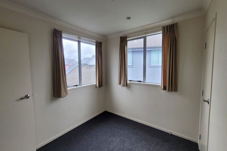 Photo of property in 11l Clearwater Cove, West Harbour, Auckland, 0618