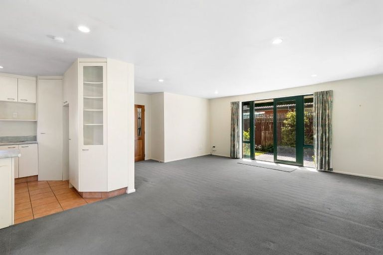 Photo of property in 6 Tulip Lane, Spreydon, Christchurch, 8024