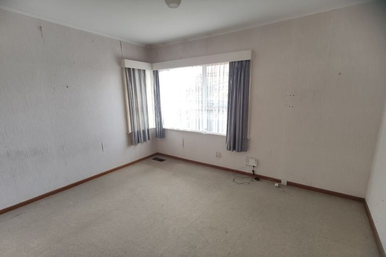 Photo of property in 17 Matipo Road, Te Atatu Peninsula, Auckland, 0610