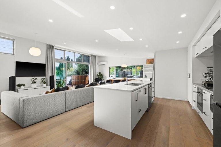 Photo of property in 37 Margaret Avenue, Havelock North, 4130