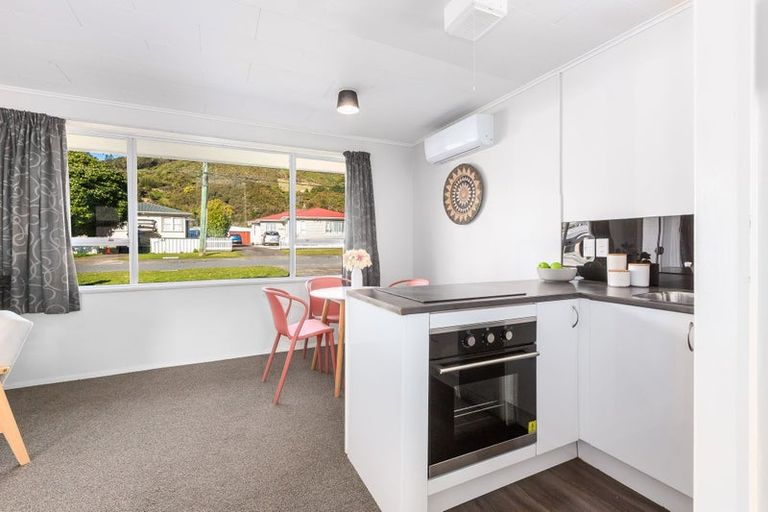Photo of property in 2/46 Wood Street, Wainuiomata, Lower Hutt, 5014