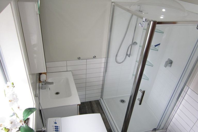 Photo of property in 6 Milnebank Street, Upper Riccarton, Christchurch, 8041