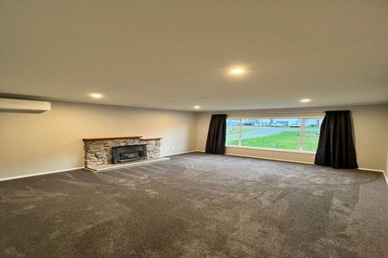 Photo of property in 172 Wellington Road, Wainuiomata, Lower Hutt, 5014