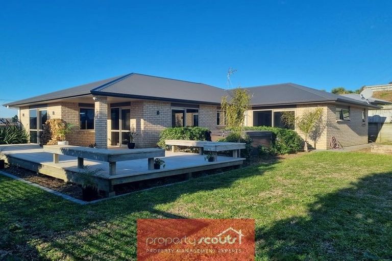 Photo of property in 3a Honeyfield Drive, Whalers Gate, New Plymouth, 4310