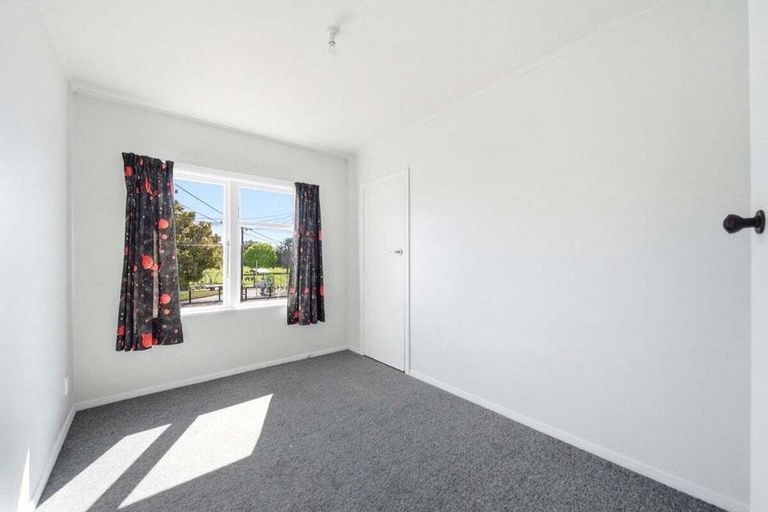Photo of property in 50-52 Cameron Crescent, Masterton, 5810