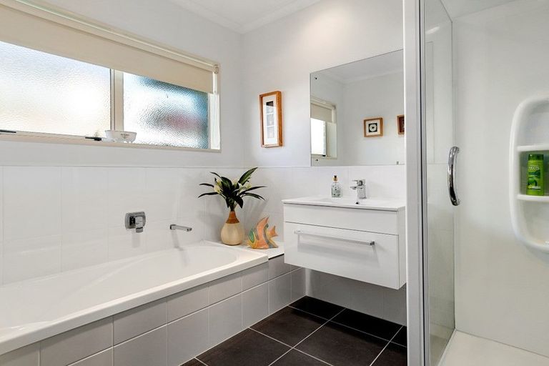 Photo of property in 27 Oteki Park Drive, Welcome Bay, Tauranga, 3112