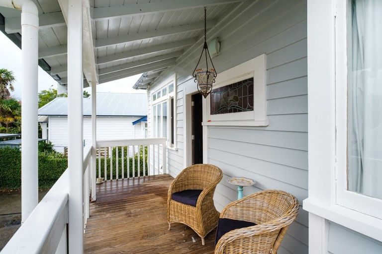 Photo of property in 23 Cameron Road, Bluff Hill, Napier, 4110