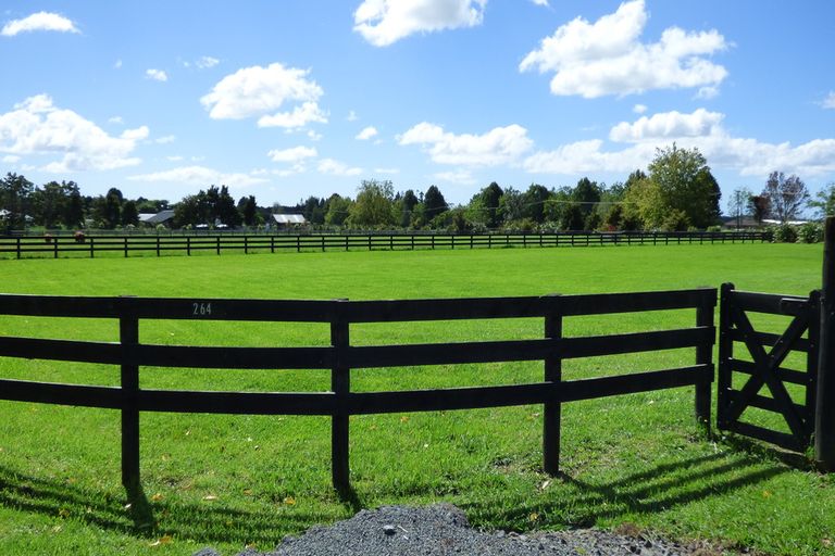 Photo of property in 2 Puriri Park Lane, Waipapa, 0230